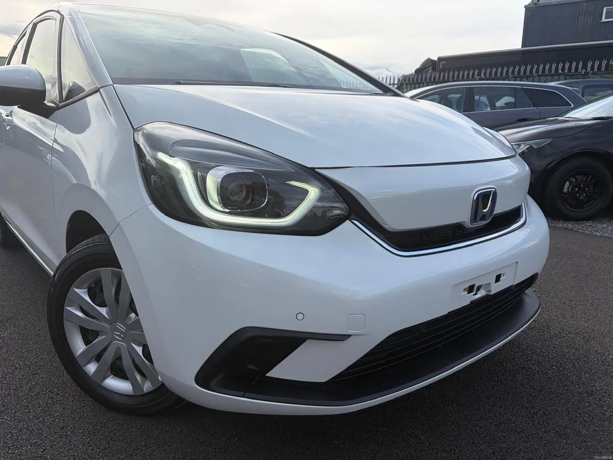 2021 HONDA FIT hybird automatic 1 owner - Image 1