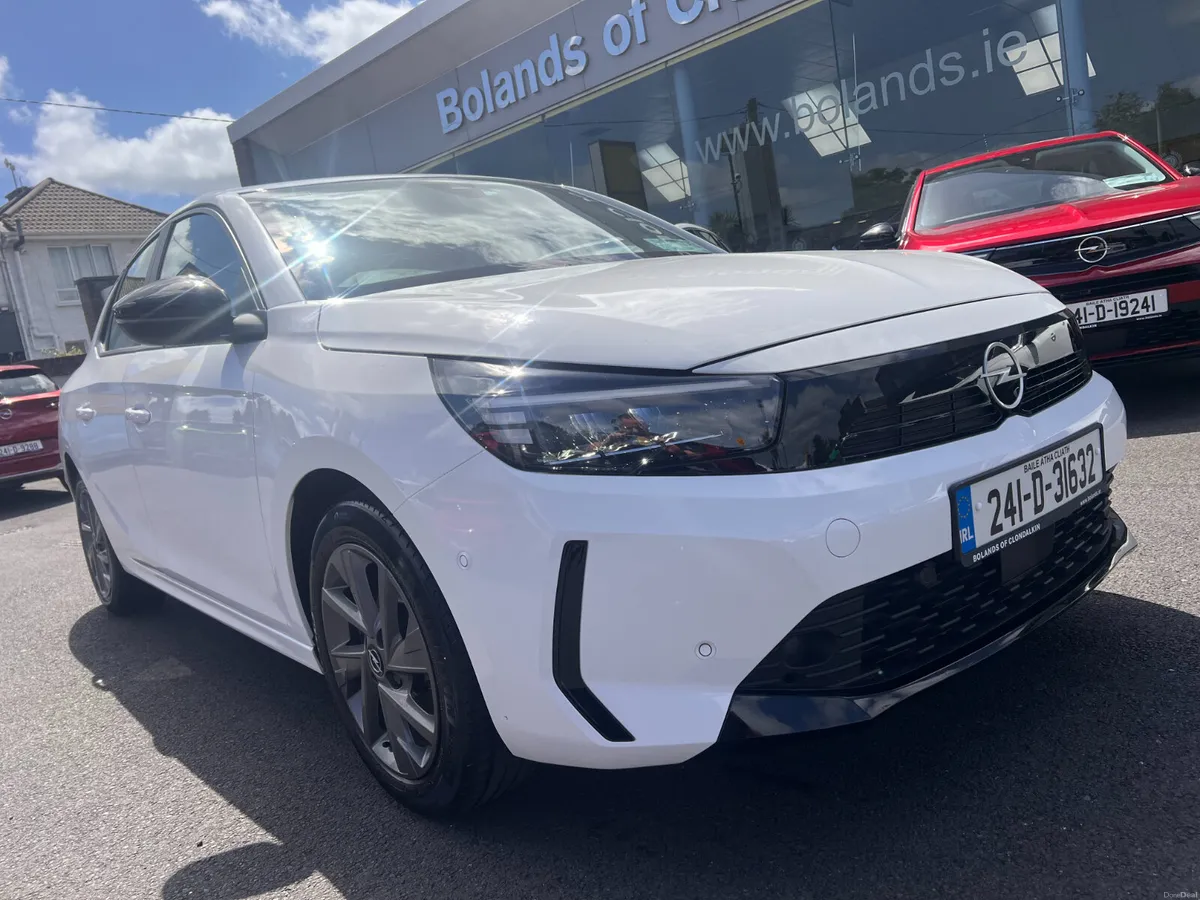 2024 ELEGNACE Low Kms As New High Spec €19,750 - Image 1