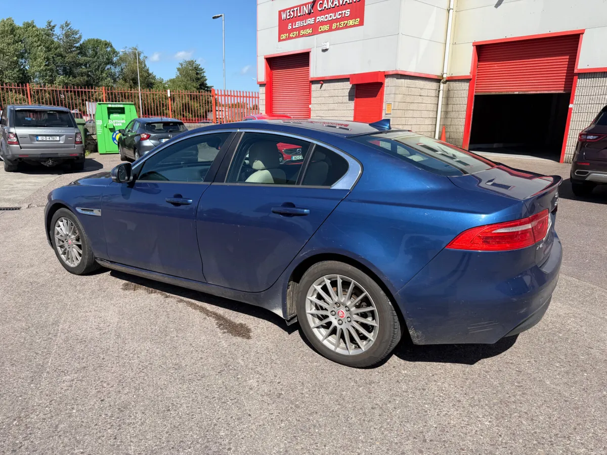 2015 Jaguar XE - Image 4