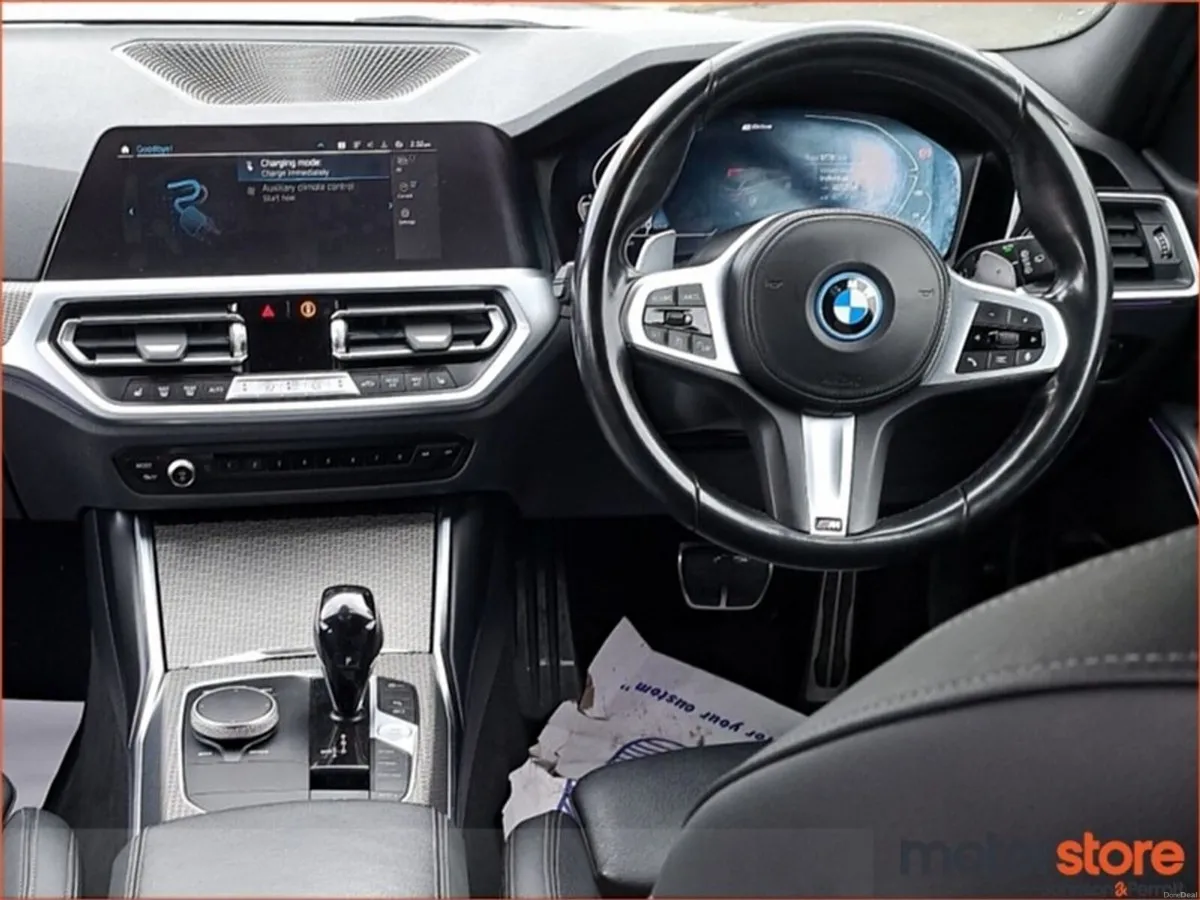 BMW 3-Series 2.0 - Image 4