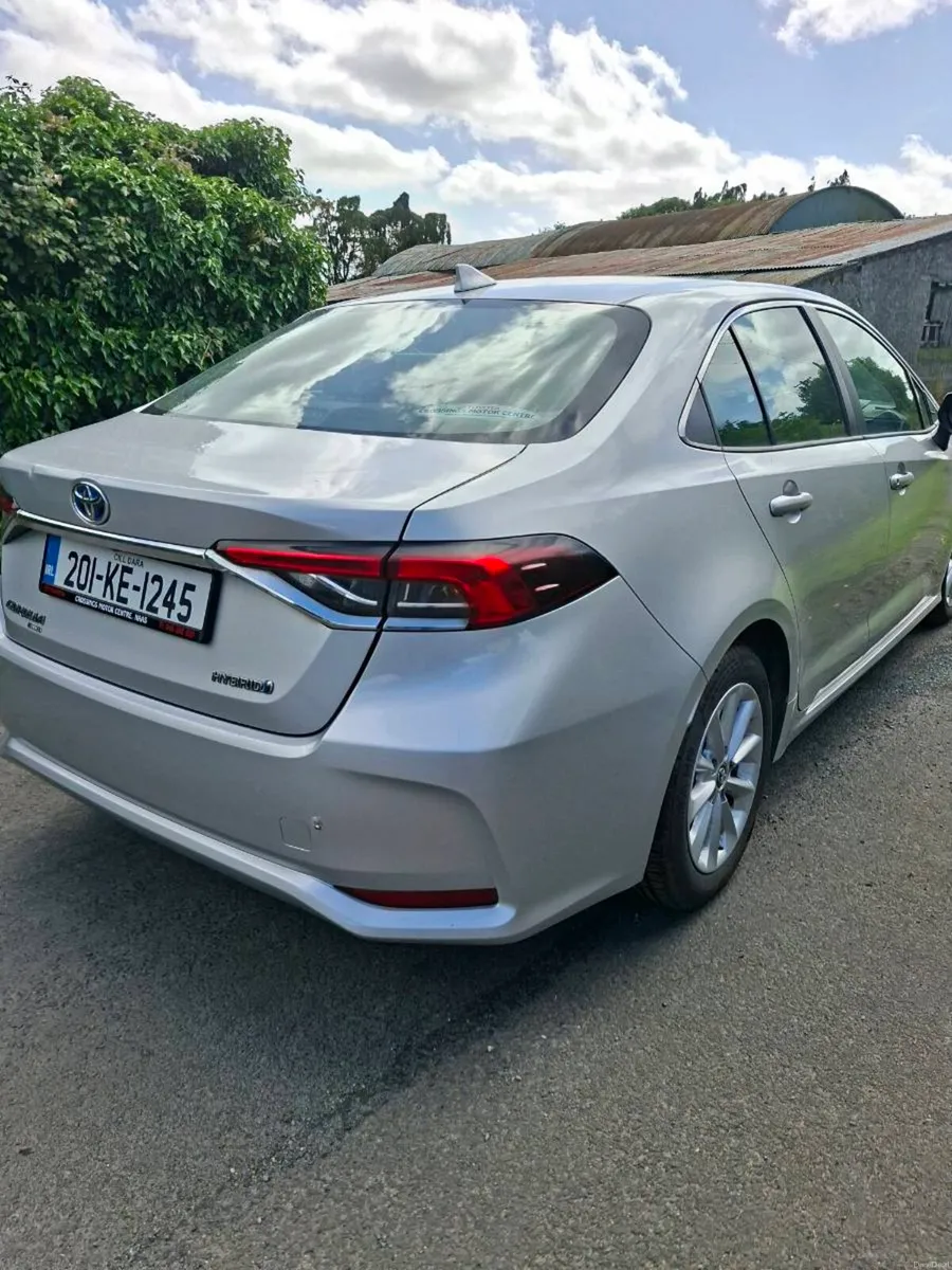 TOYOTA COROLLA 2020 AUTO HYBRID - Image 4