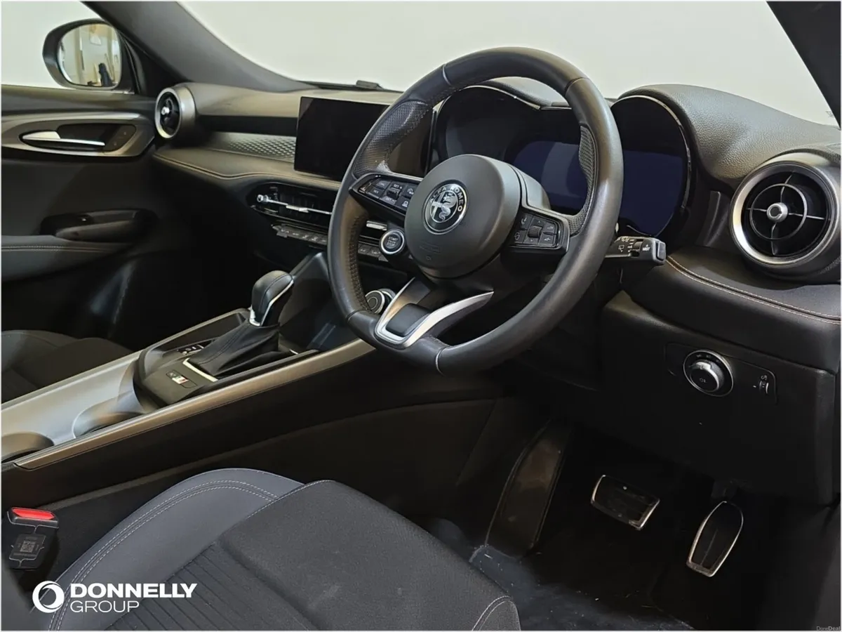 Alfa Romeo Tonale Hatchback Sprint - Image 4