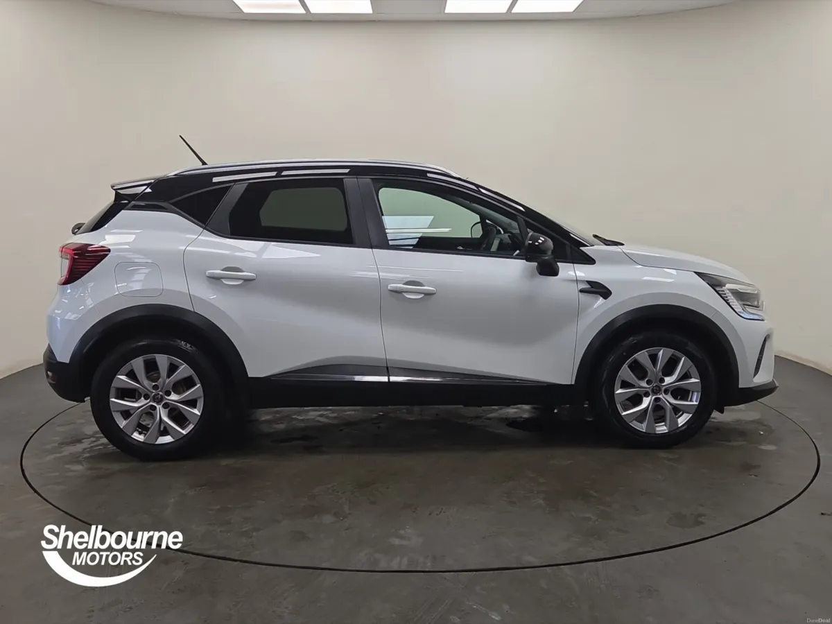 Renault Captur Diesel Hatchback Iconic - Image 3