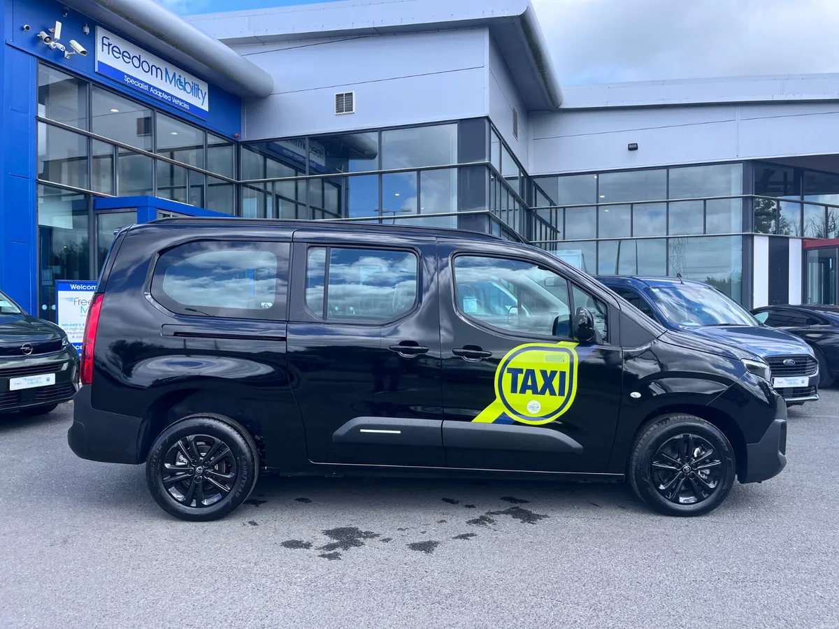 Citroen Berlingo Auto WAV Taxi Spec - Image 6