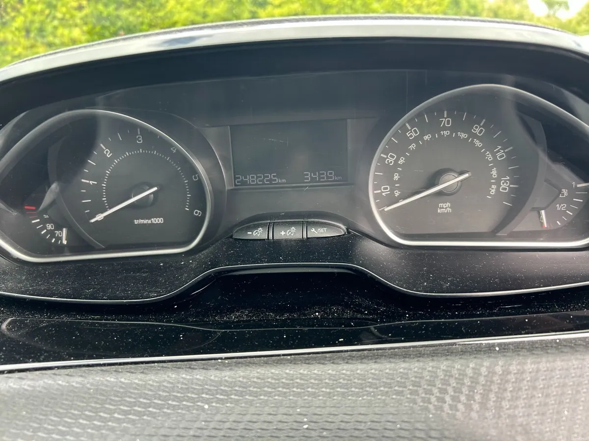 Peugeot 2008 2016 - Image 6