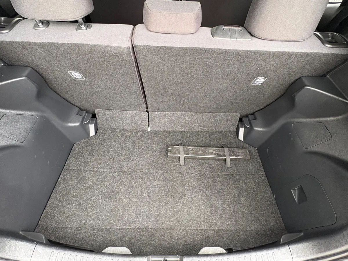TOYOTA YARIS - Image 3