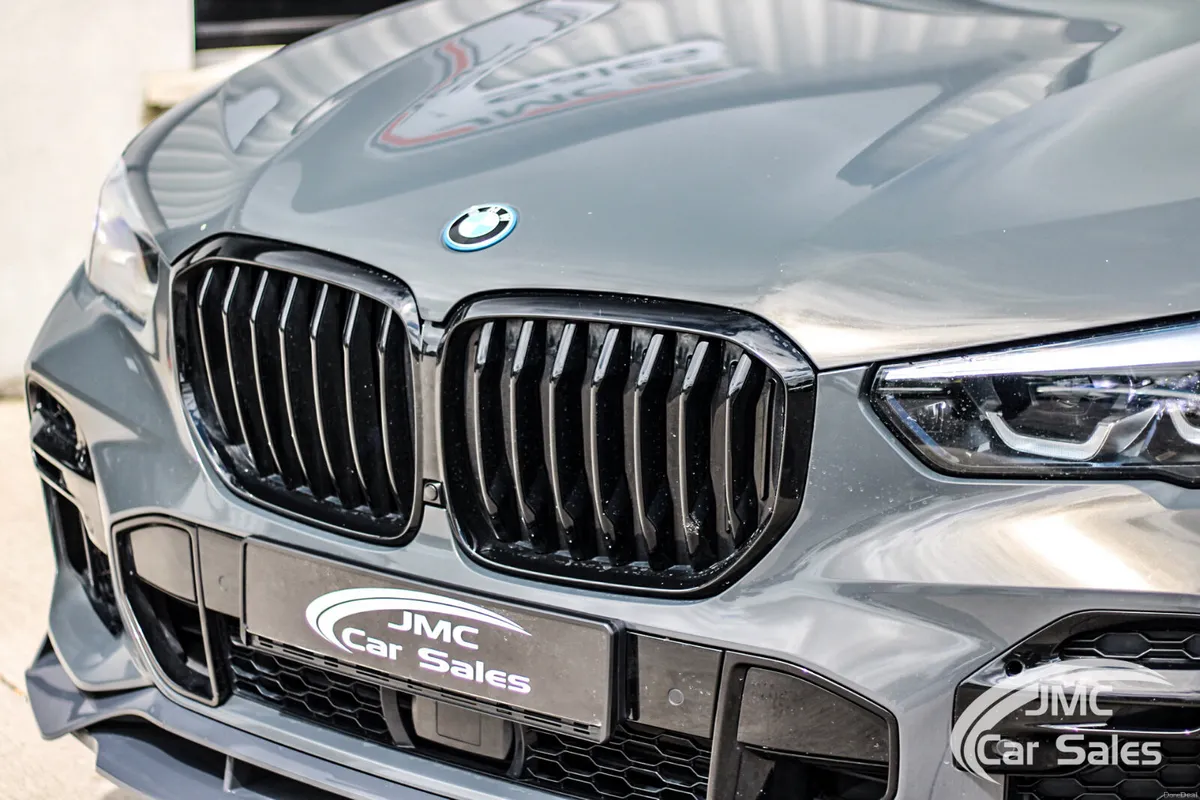 2023 BMW X5 45E M PERFORMANCE - Image 3