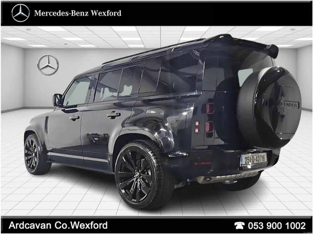Land Rover Defender 110 2.0 Si4 PHEV 300 PS S Camp - Image 4