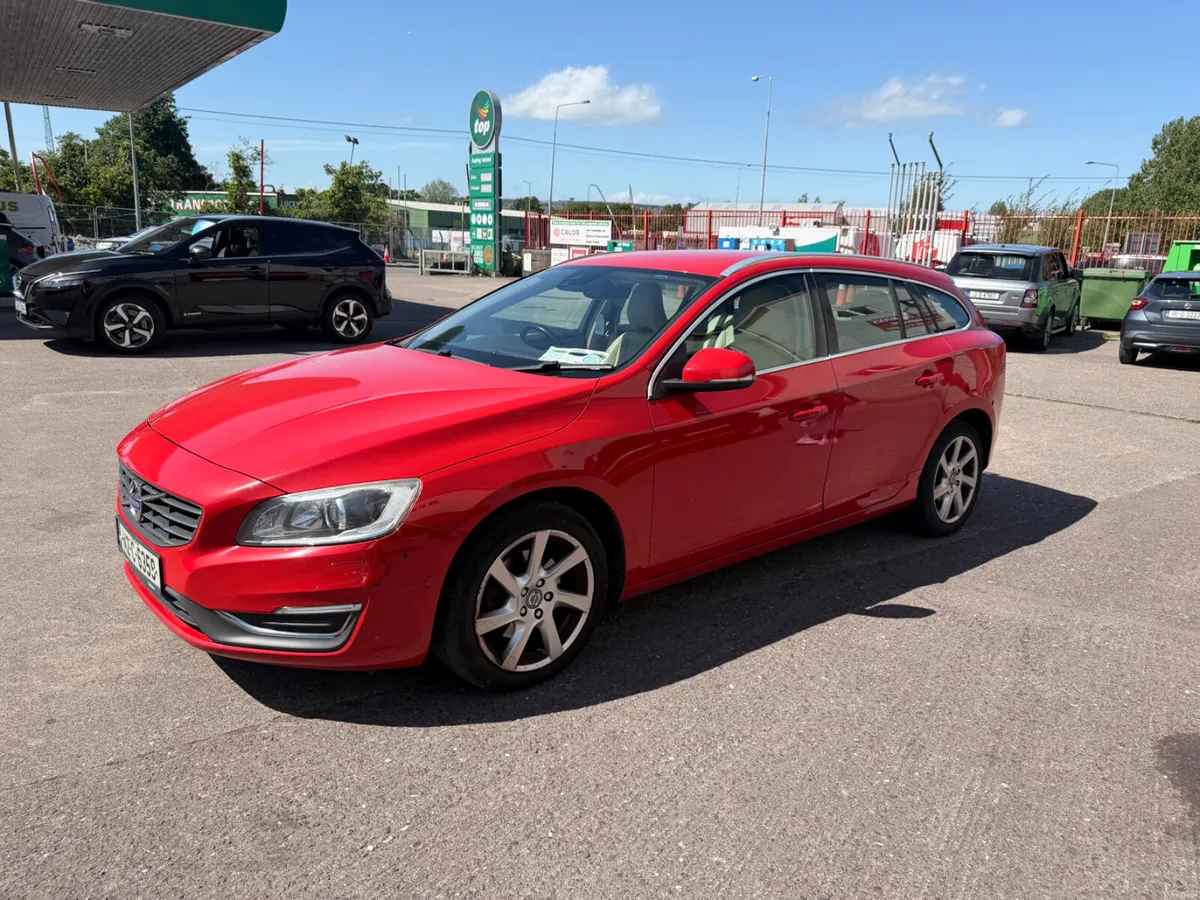 2014 Volvo V40 - Image 3