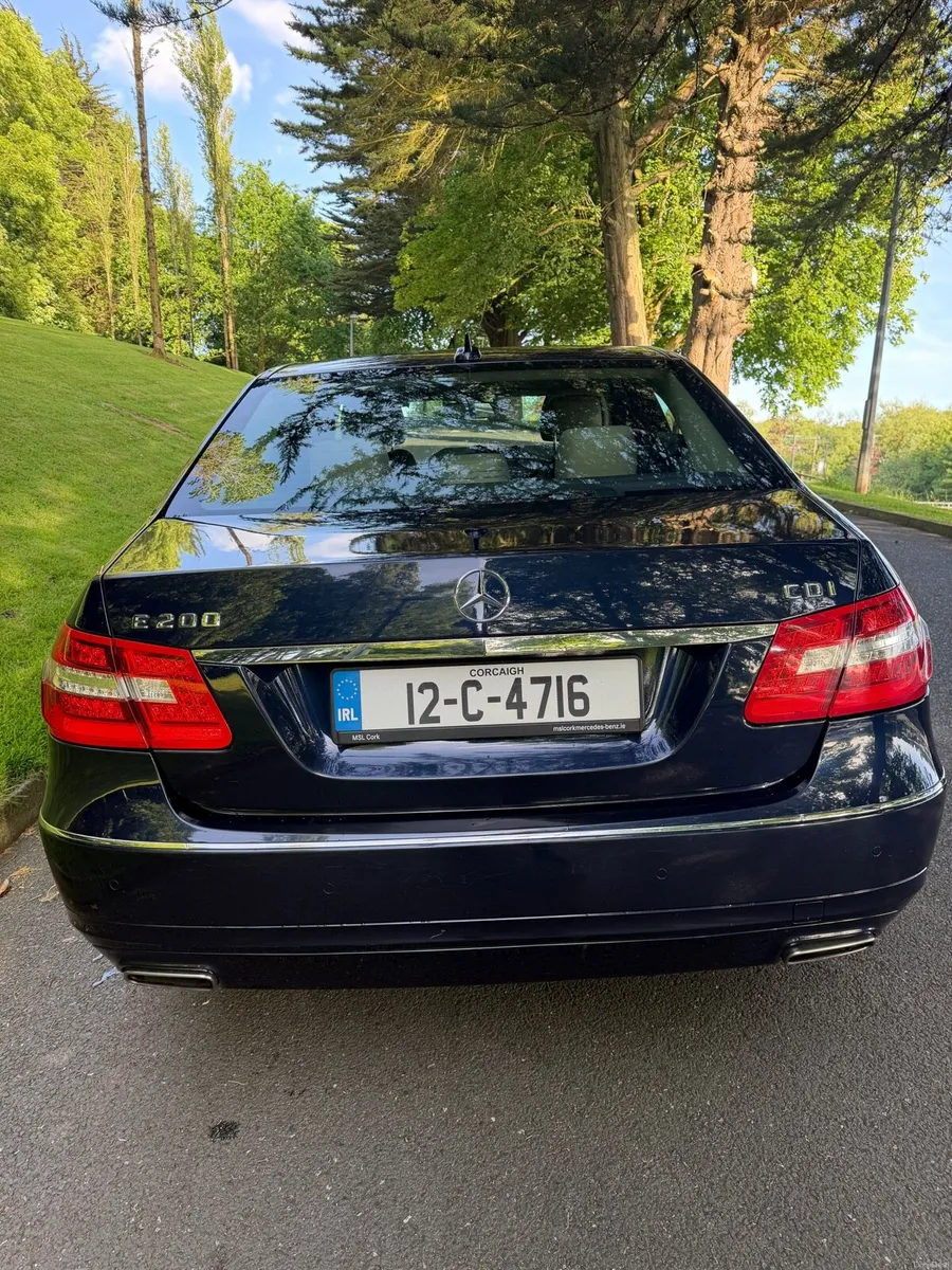 Mercedes-Benz E-Class E200 CDI BE AVANTGARDE A/T - Image 2