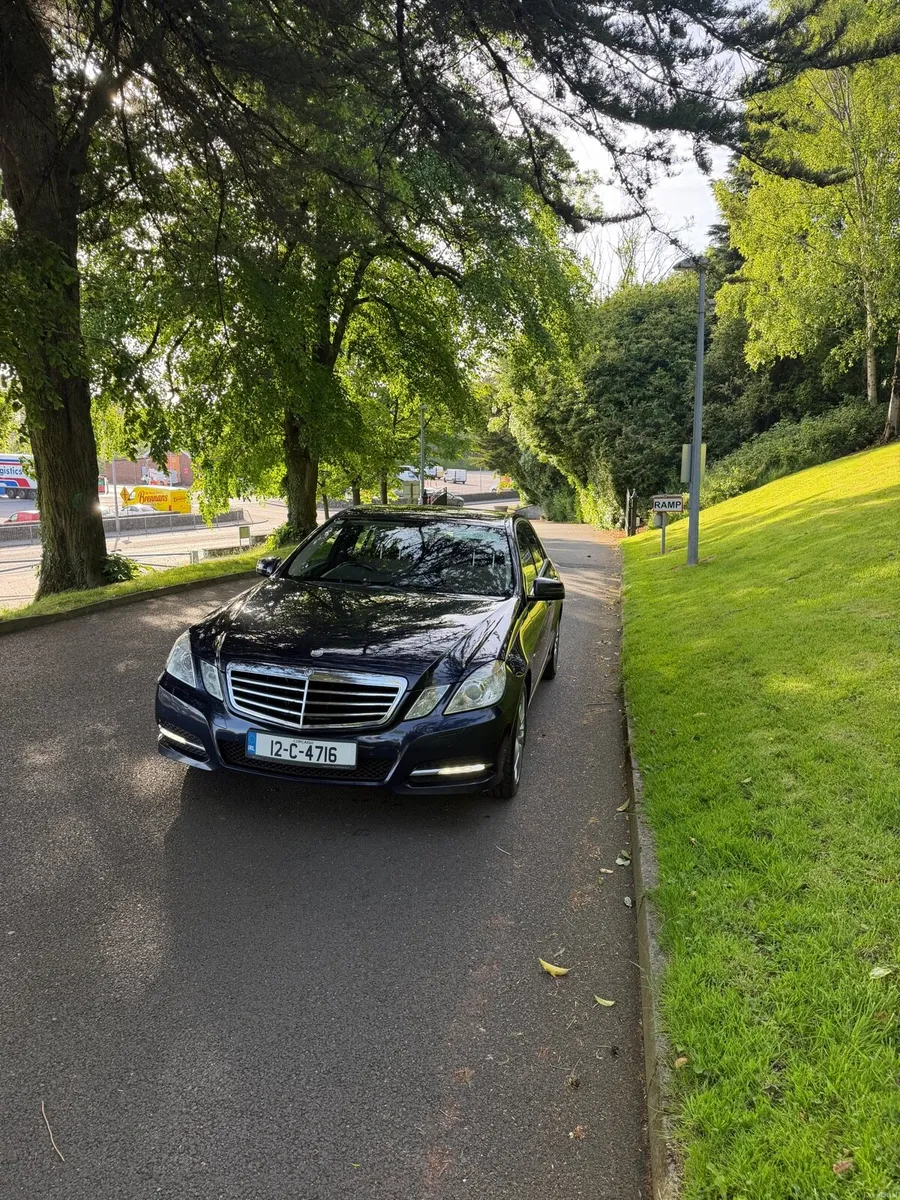 2012 Mercedes-Benz Sport E200 CDI AVANTGARDE A/T - Image 1