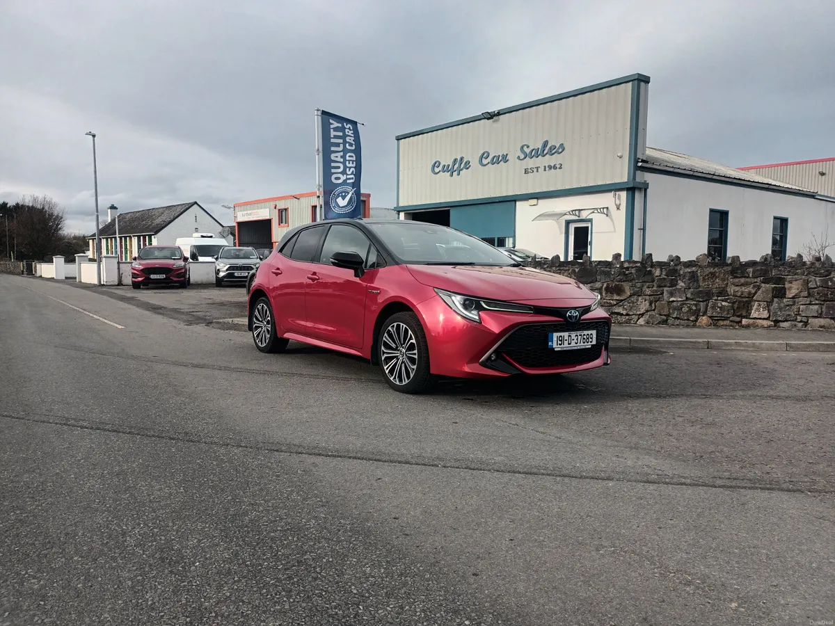 2019 Toyota Corolla 1.8 Hybrid Luna Sport Hatch - Image 1
