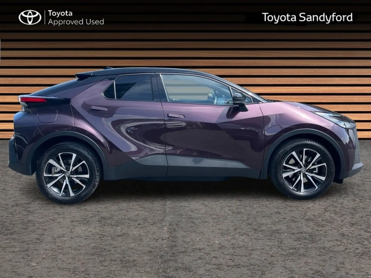 Toyota C-HR 2.0 PHEV HYBRID SPORT + // PANORAMIC R - Image 3