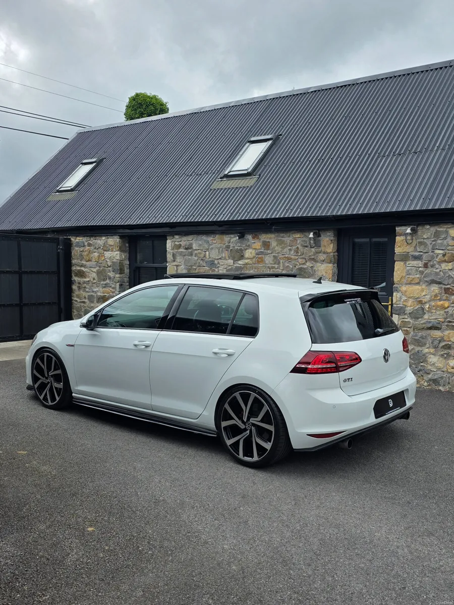 2015 VOLKSWAGEN GOLF GTI DSG AUTO - Image 4