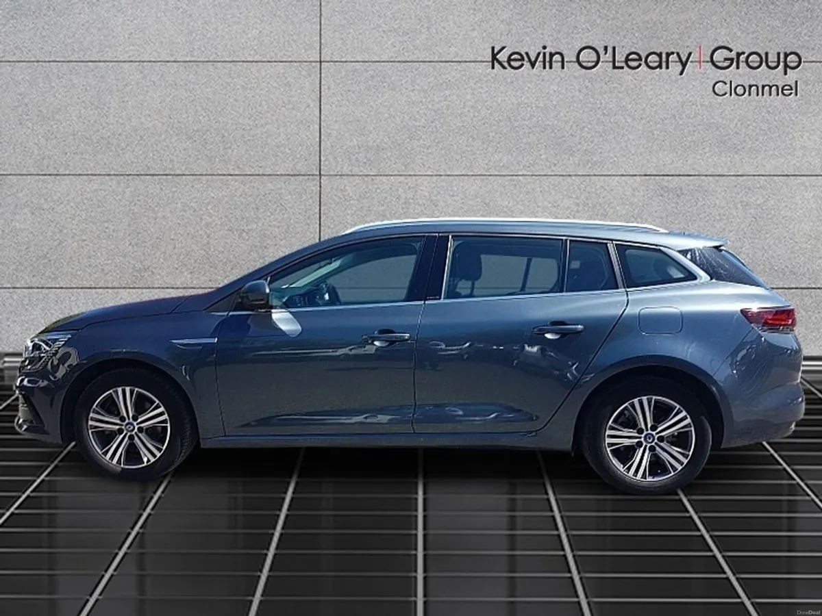 Renault Megane E-TECH PHEV 160 Auto Iconic ST - Image 6