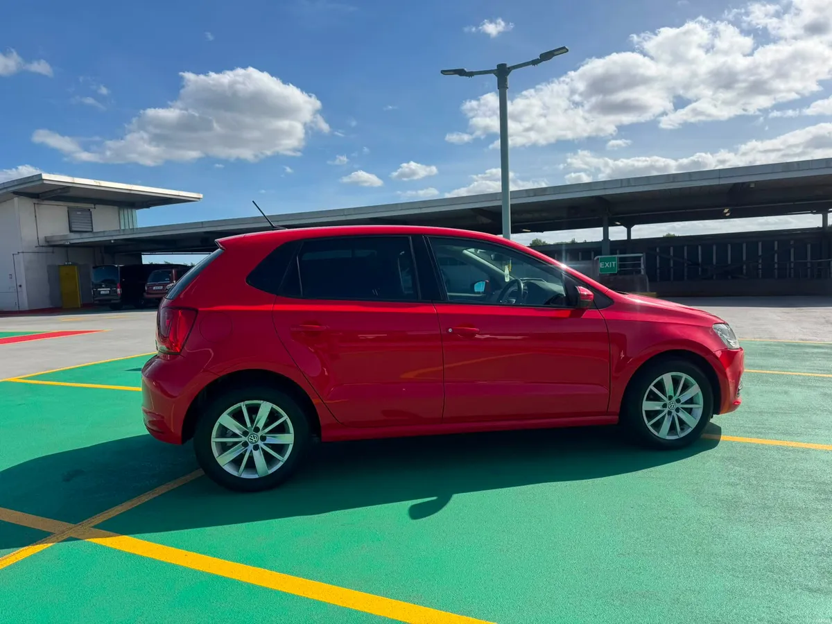 142 Volkswagen Polo 1.2 AUTO - LOW MILEAGE - Image 3