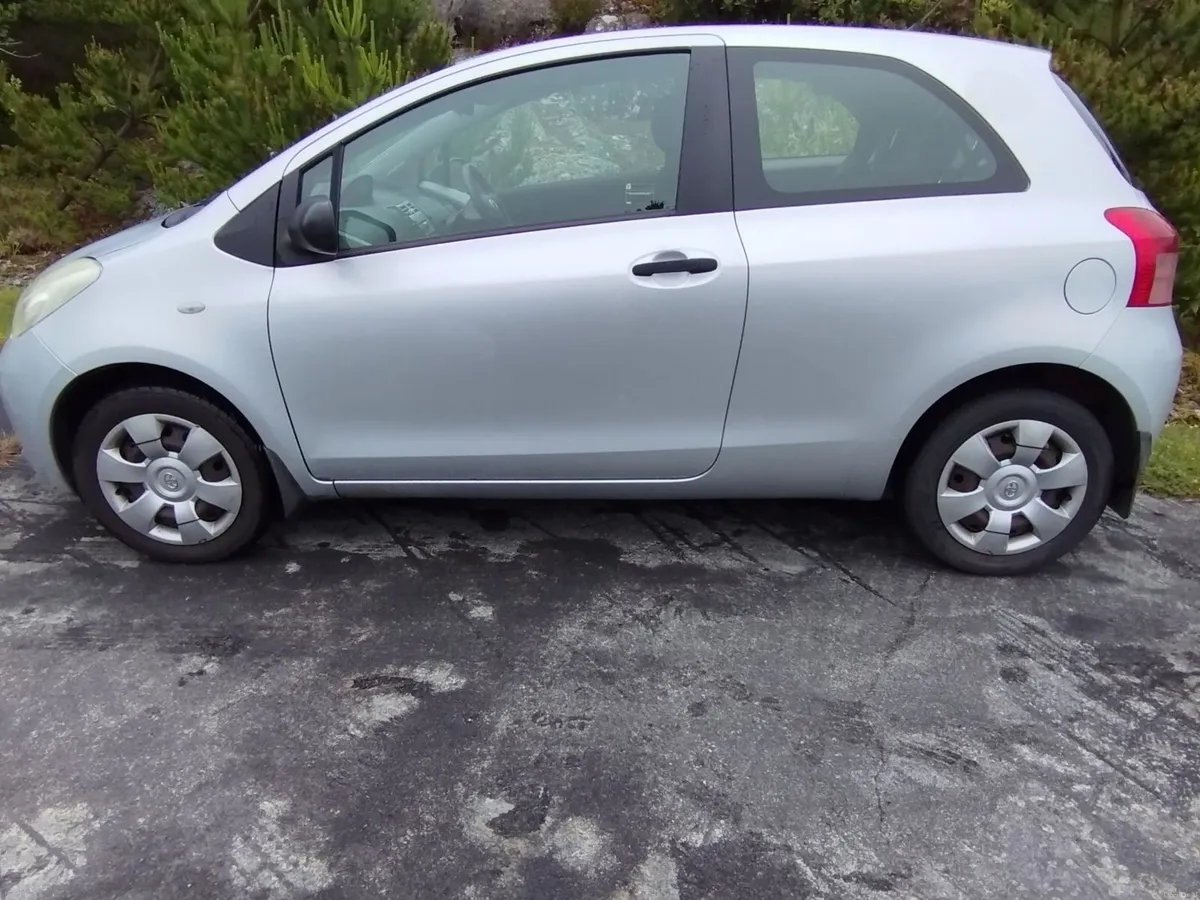 Toyota Yaris 2006 - Image 2