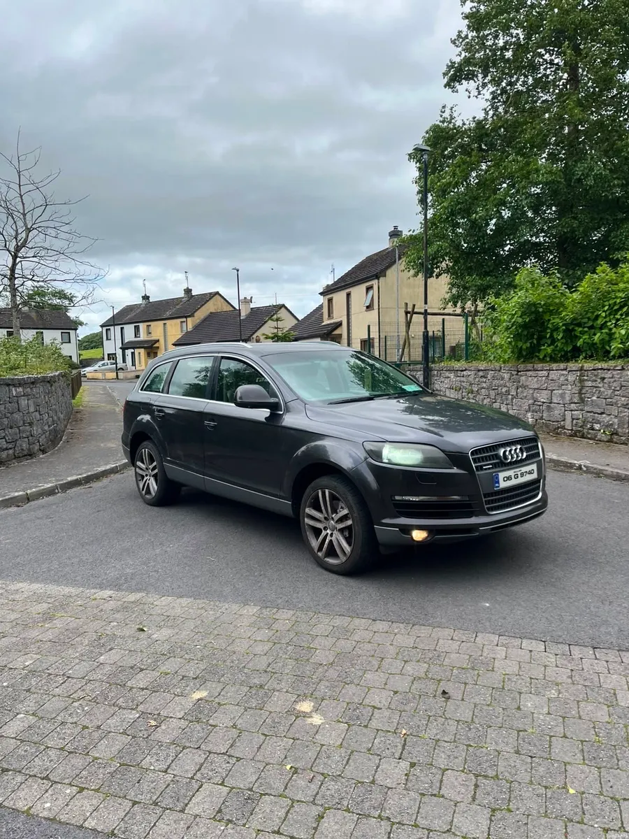 2006 Audi Q7 7 Seats - Image 1