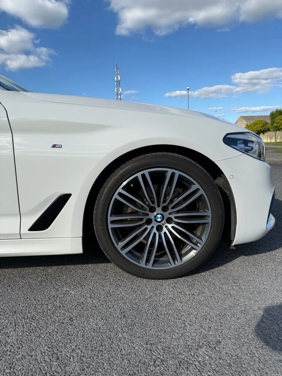 BMW 5 SEREIS G30 - Image 3