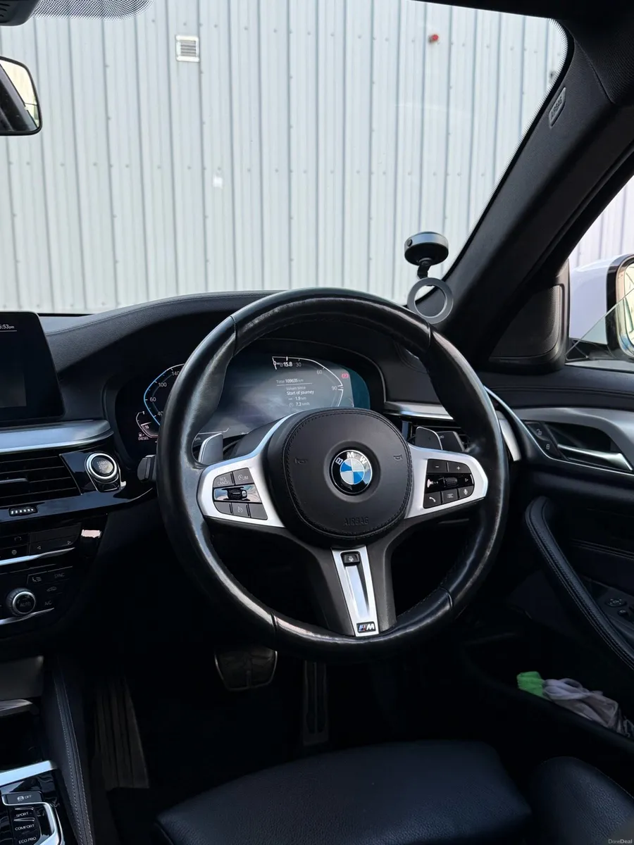 BMW 5 SEREIS G30 - Image 5