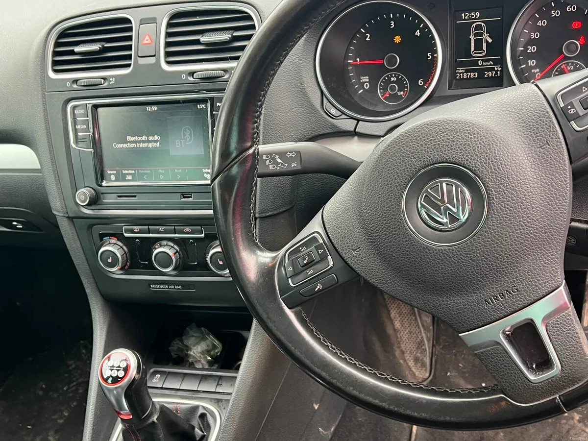 Volkswagen Golf 2010 - Image 4