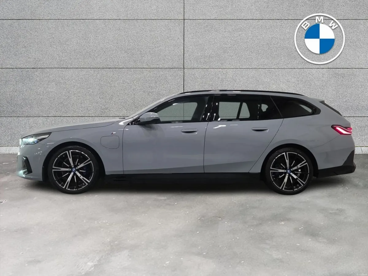 BMW 5-Series 530e M Sport Touring - Image 4