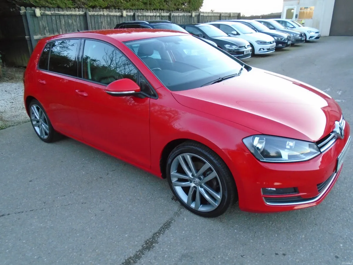 Volkswagen Golf 2017,1.6-tdi,Leather,Heated Seat, - Image 1