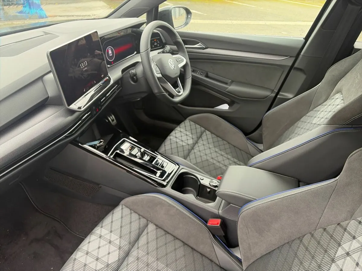 Volkswagen Golf R-LINE 2.0 TDI 150HP AUTO - Image 3