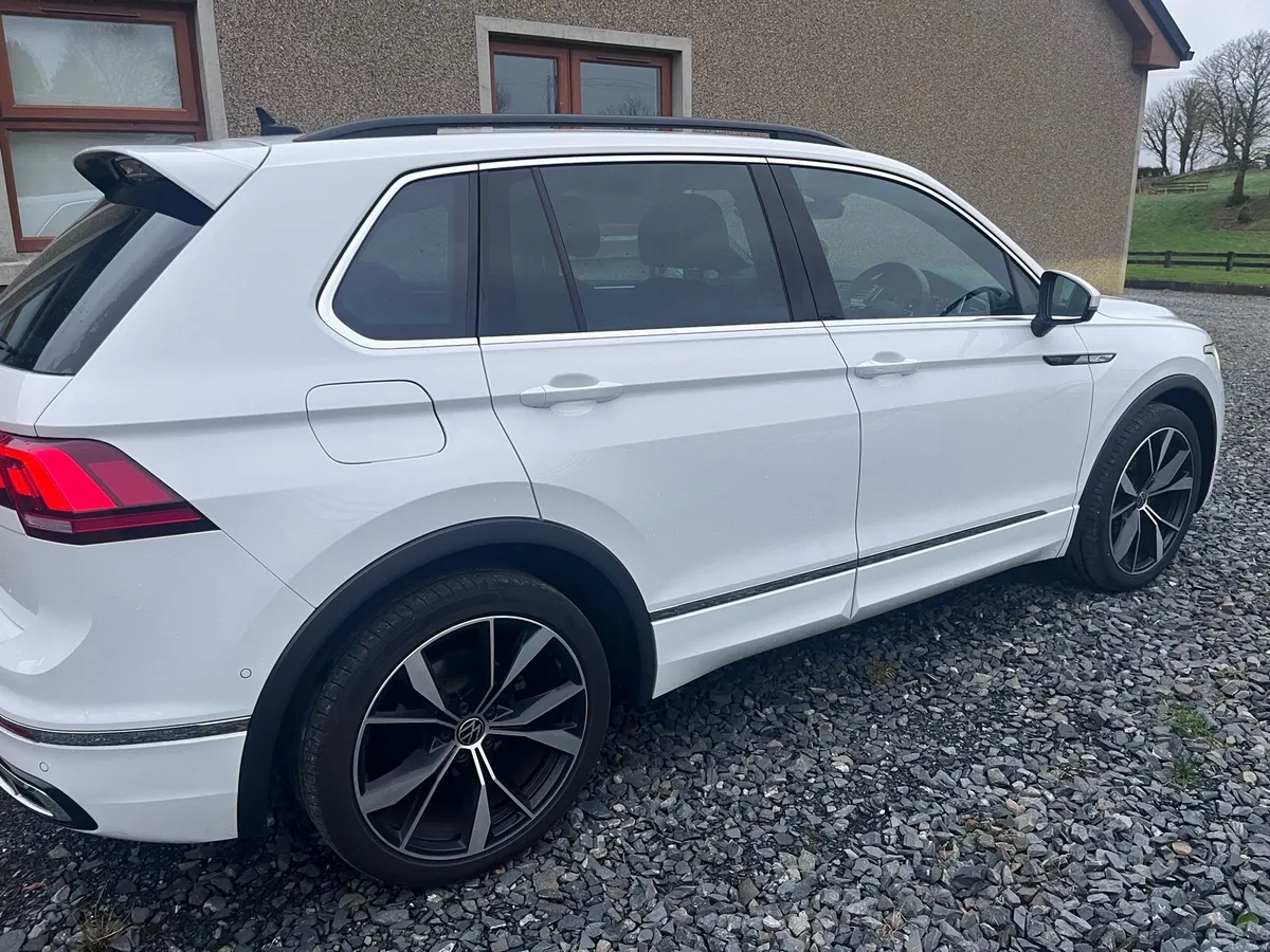Dec 2020 Volkswagen Tiguan 2.0 TDI R-Line DSG - Image 4