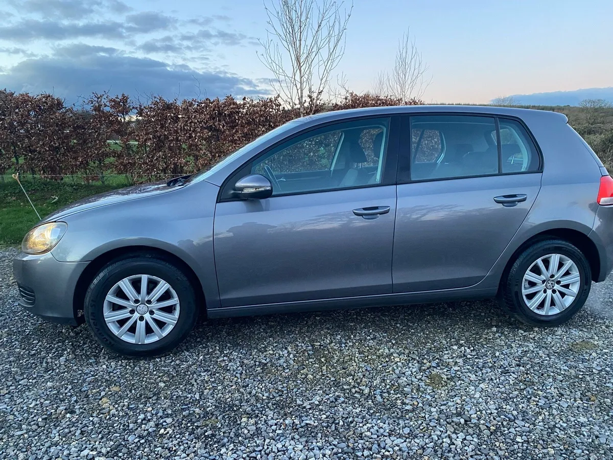 VW GOLF AS NEW 1.2 PETEOL TFSI AS NEW LOW KMS - Image 1