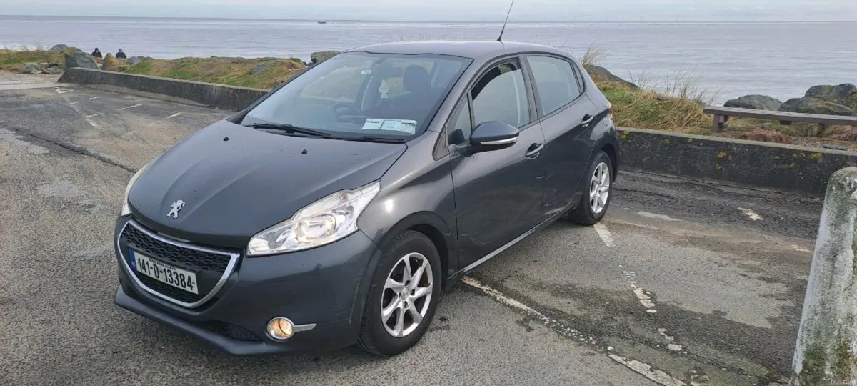2014 Peugeot 208 Active 1.2l 4 door hatchback - Image 3
