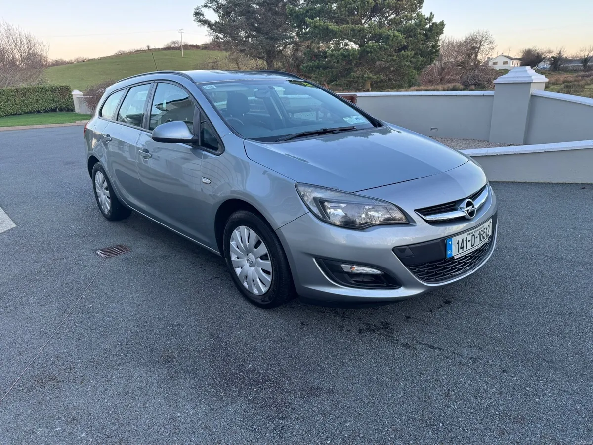 Opel Astra 2014 - Image 1