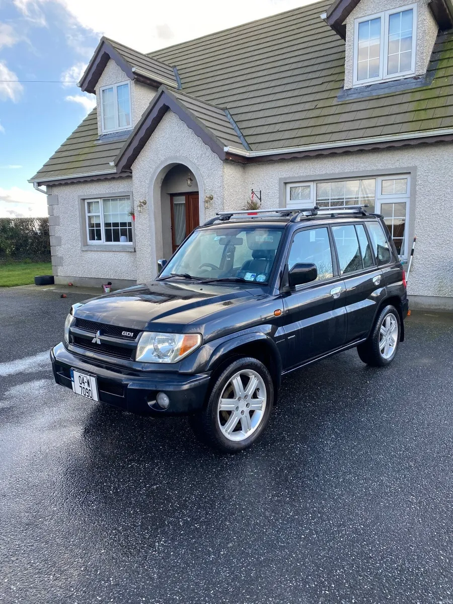 Mitsubishi Pajero 2004 - Image 1