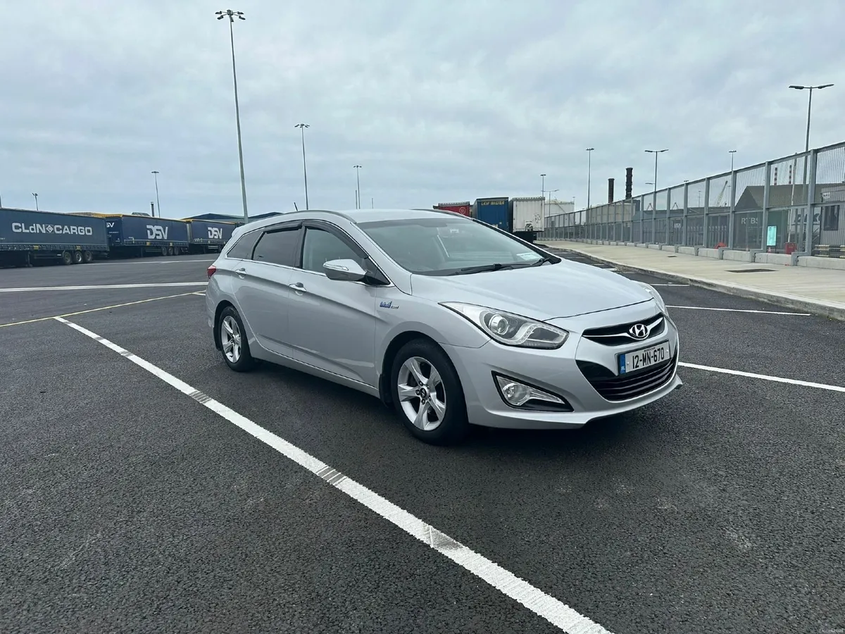 Hyundai i40 2012 - Image 2