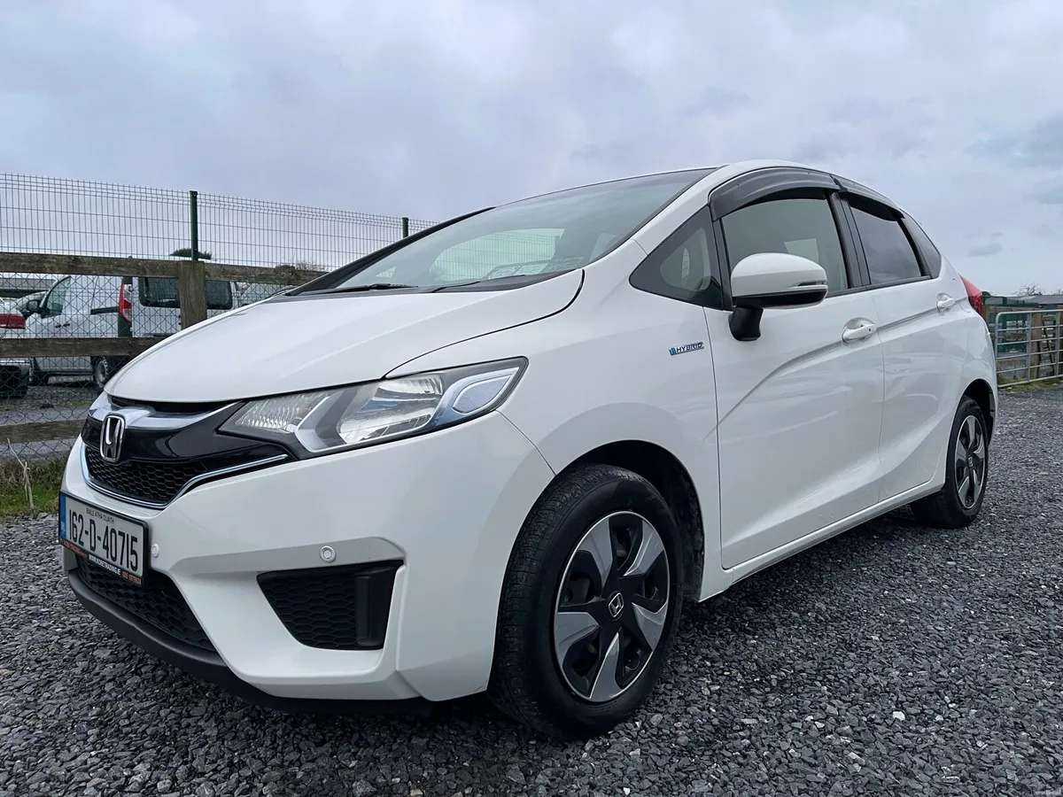Honda Fit 2016🚗 1.5, HYBRID Push Start - Image 4
