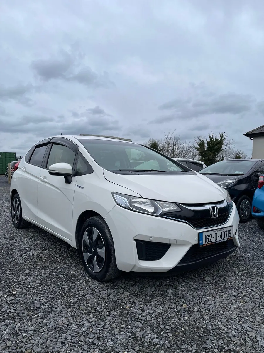 Honda Fit 2016🚗 1.5, HYBRID Push Start - Image 3