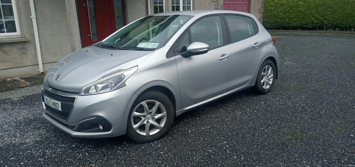 Peugeot 208 - Image 2