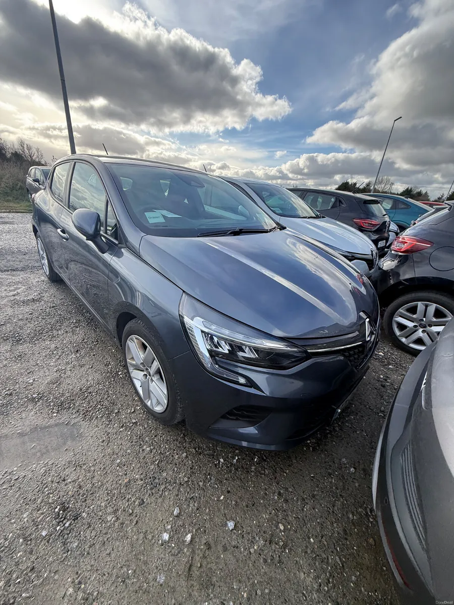 Renault Clio 2022 - Image 1