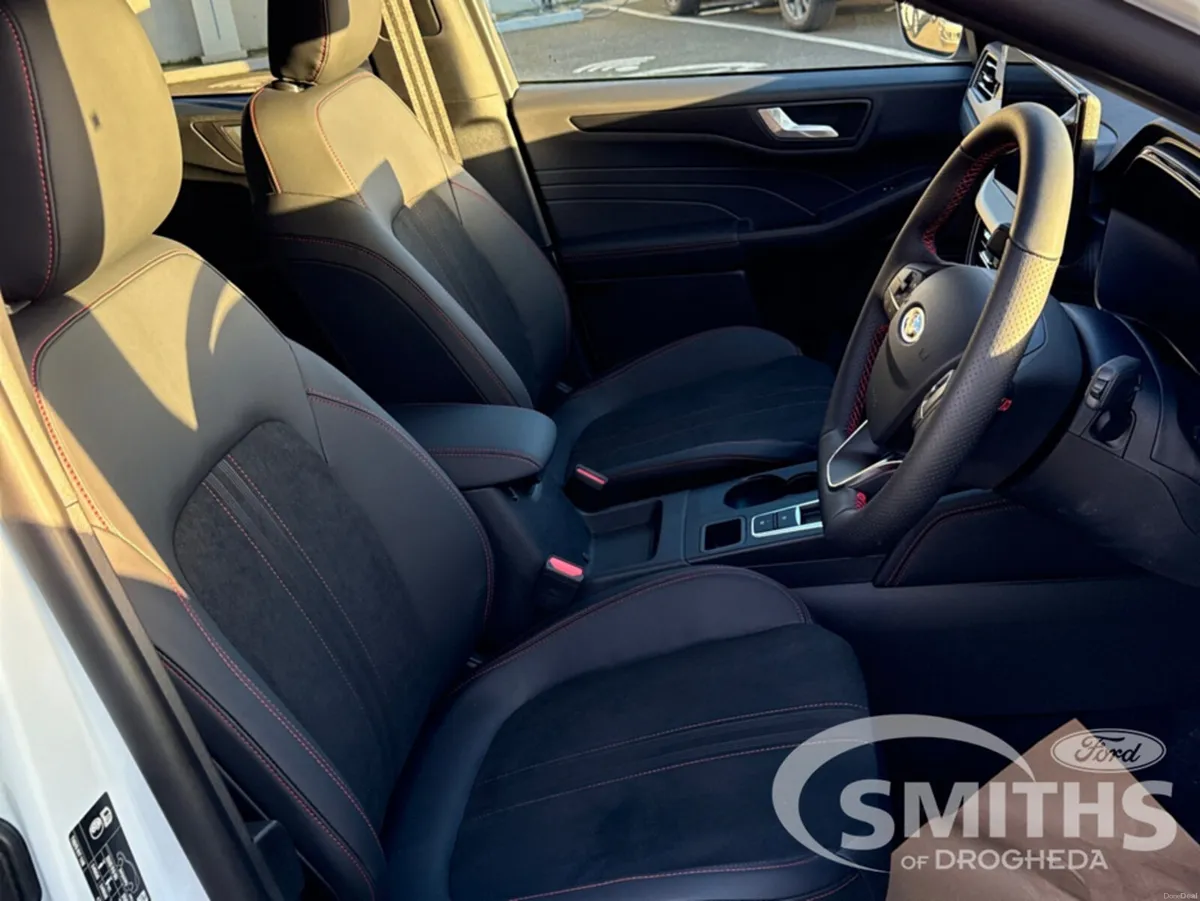 Ford Kuga ST-LINE X EDITION 2.5 PHEV 232PS - Image 4