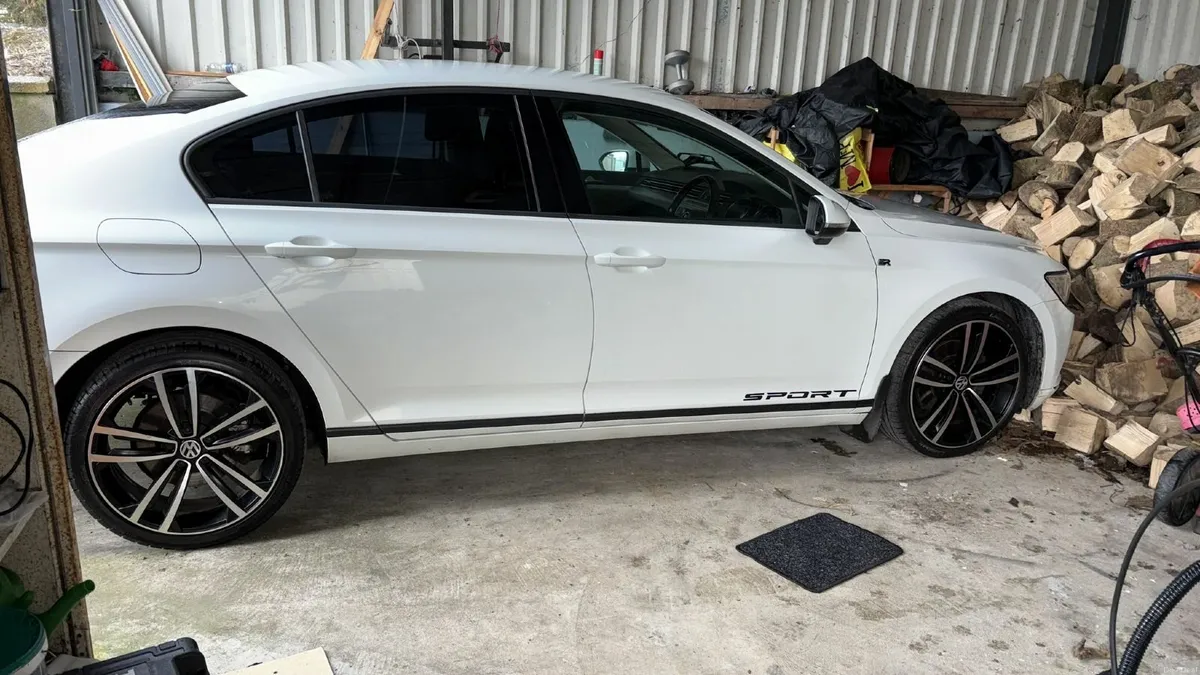 Volkswagen Passat 2016 - Image 4