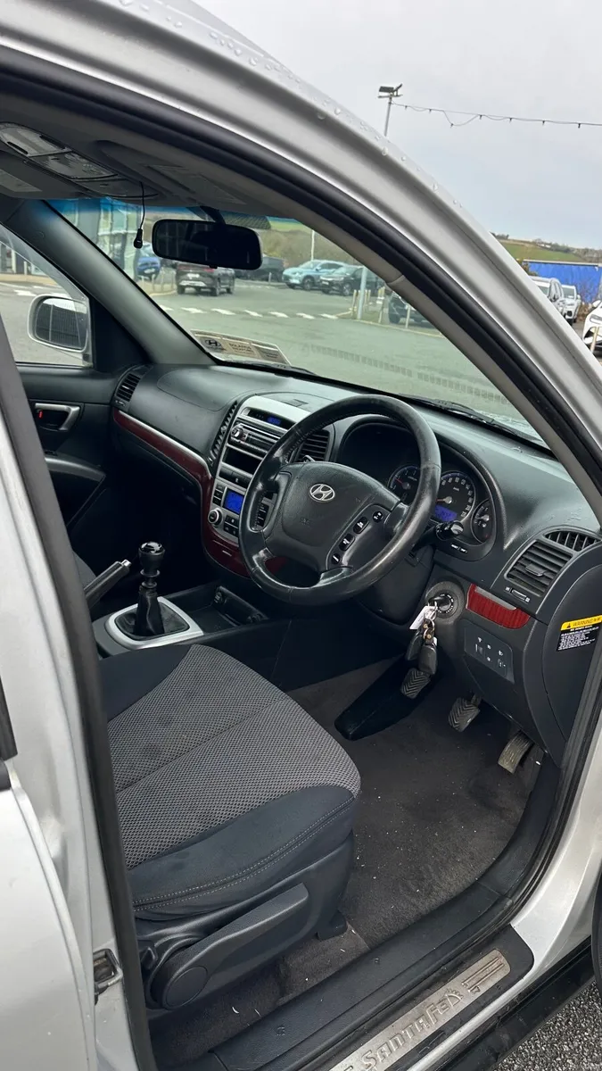 Hyundai Santa Fe 2007 - Image 3