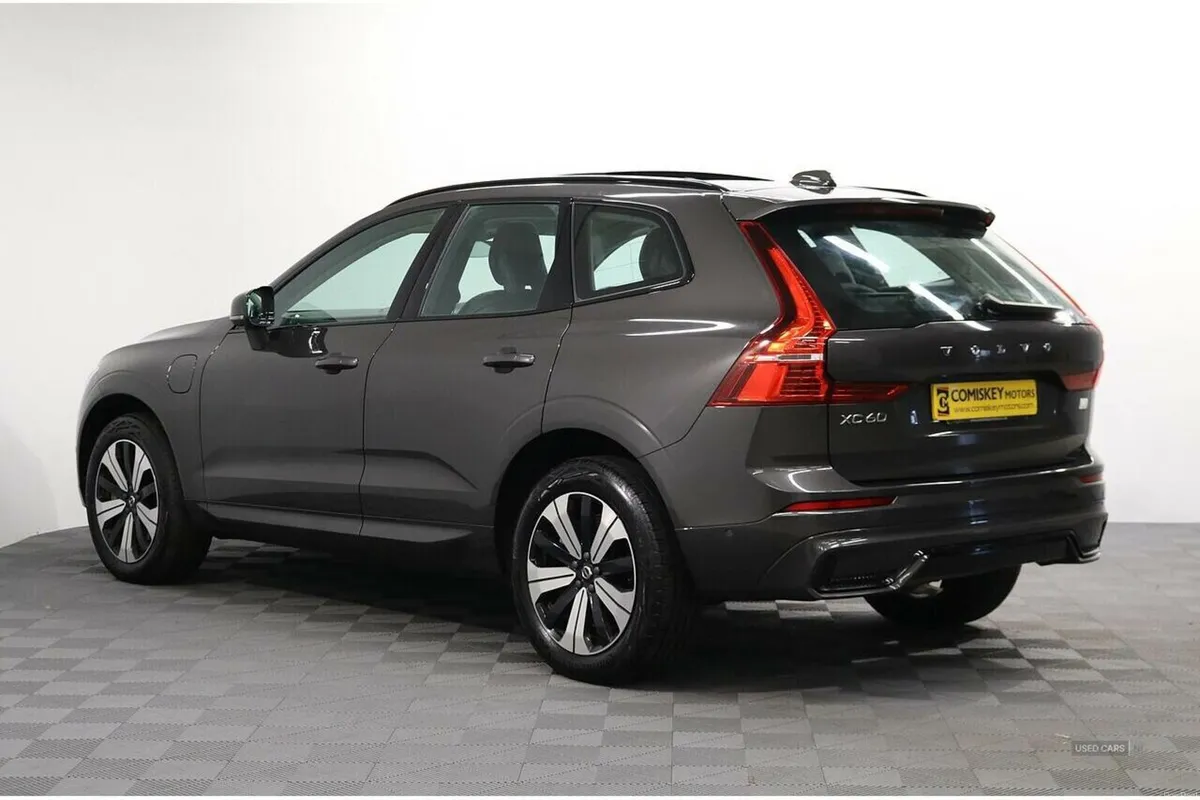 Volvo XC60 h T6 Plus - Image 4