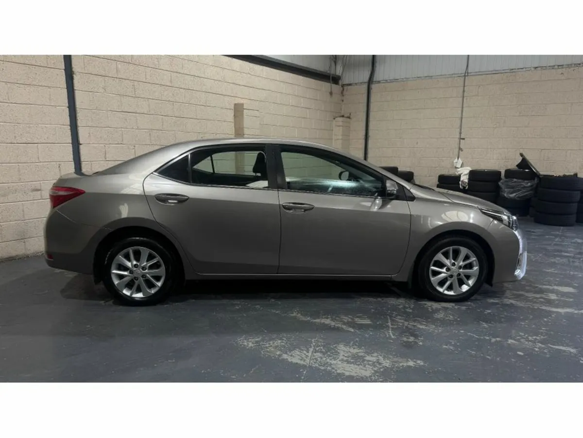 Toyota Corolla 1.4 D-4D LUNA 4DR - Image 2