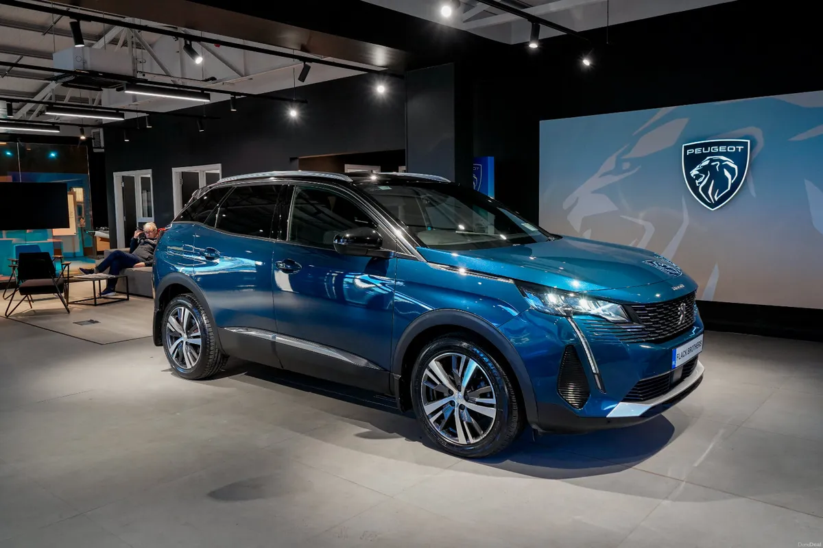 2023 Peugeot 3008 Allure 1.5 BlueHDi 130bhp Auto - Image 2