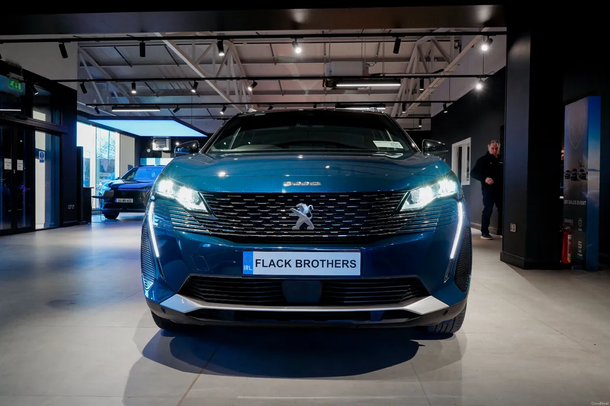 2023 Peugeot 3008 Allure 1.5 BlueHDi 130bhp Auto - Image 3