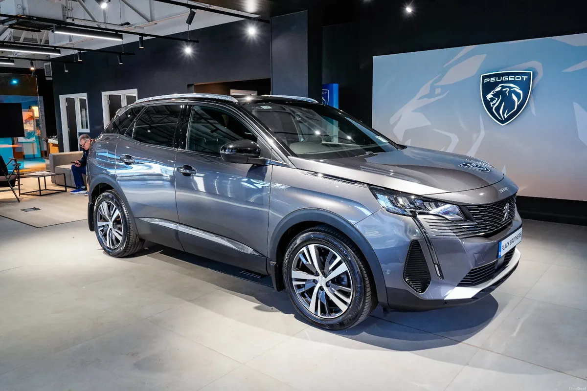 2023 Peugeot 3008 Allure 1.5 BlueHDi 130bhp Auto - Image 2