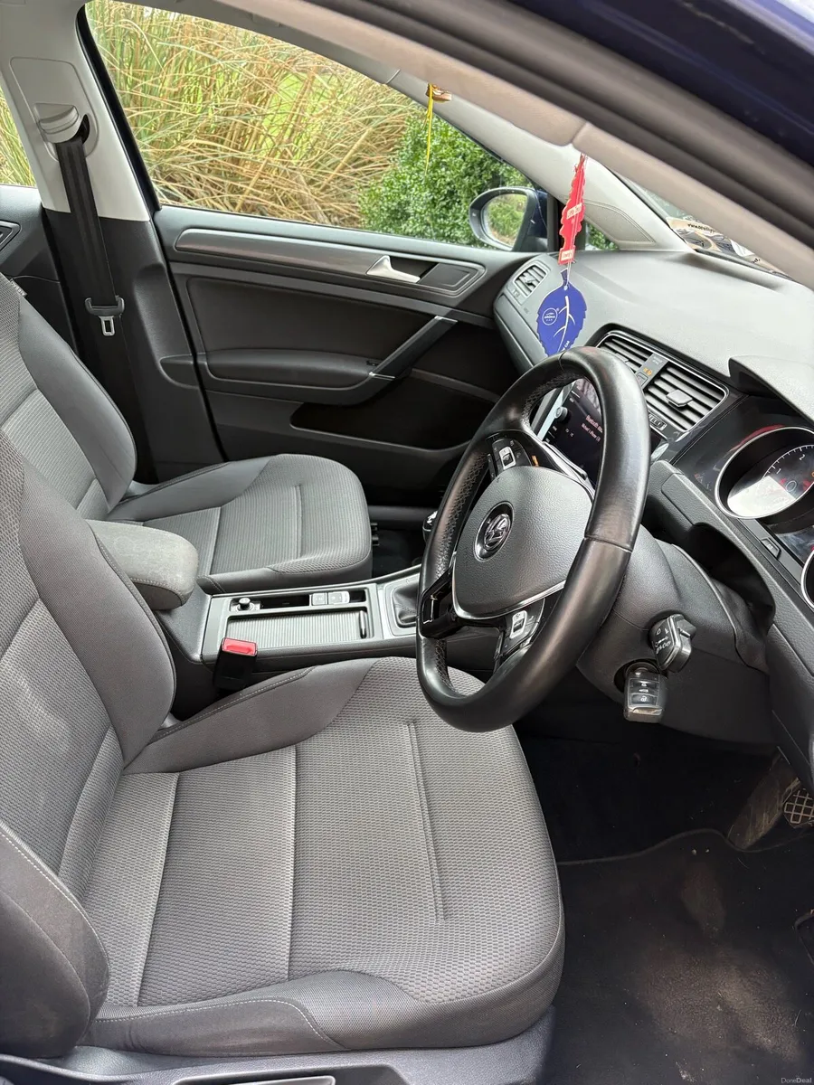 Volkswagen Golf - Image 4