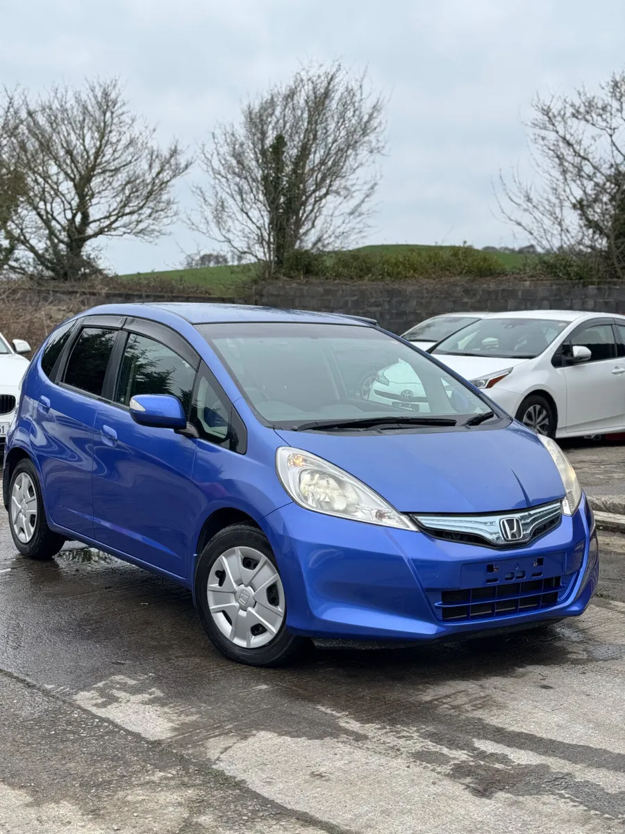 HONDA FIT 1.3L Automatic HYBRID 50000KM 2011 - Image 1