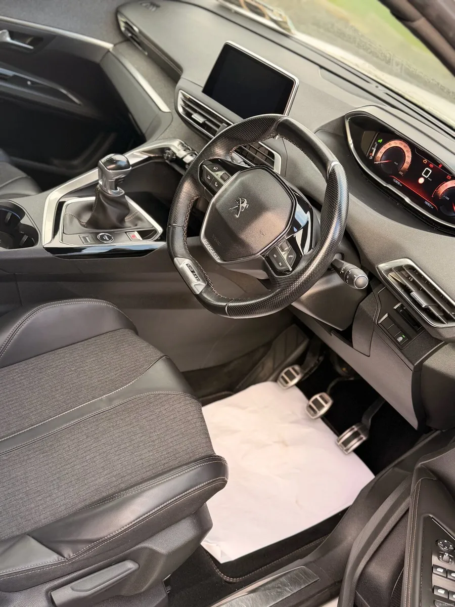 Peugeot 5008 GT line - Image 2