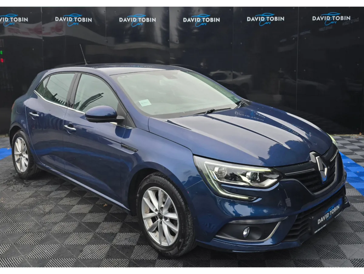 Renault Megane PLAY BLUE DCI ONLY 20,000 KM - Image 3